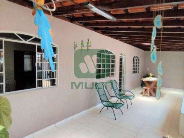 Casa com 3 quartos à venda no Santa Rosa, Uberlândia  por R$ 415.000