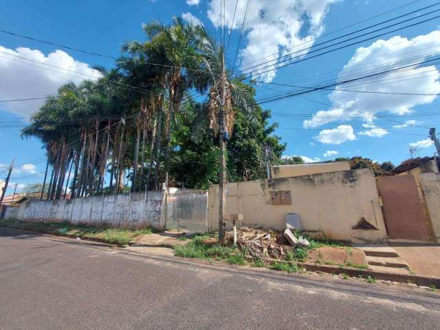 Terreno comercial à venda no Taiaman, Uberlândia  por R$ 1.250.000