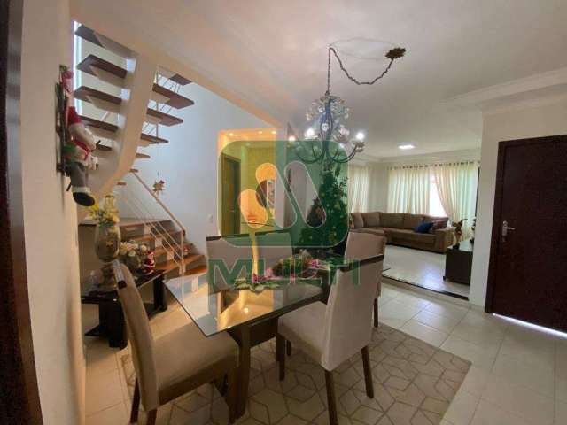 Casa com 3 quartos à venda no Jardim Karaíba, Uberlândia  por R$ 1.390.000