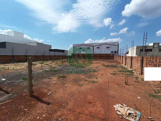 Terreno comercial à venda no Alto Umuarama, Uberlândia  por R$ 630.000