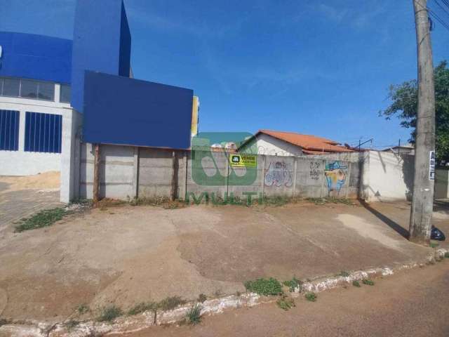 Terreno à venda no Santa Mônica, Uberlândia  por R$ 700.000