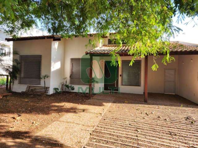 Casa com 3 quartos à venda no Jardim Karaíba, Uberlândia  por R$ 1.100.000