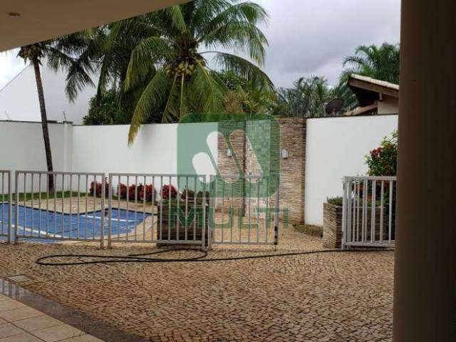 Casa com 5 quartos à venda no Morada da Colina, Uberlândia  por R$ 3.000.000