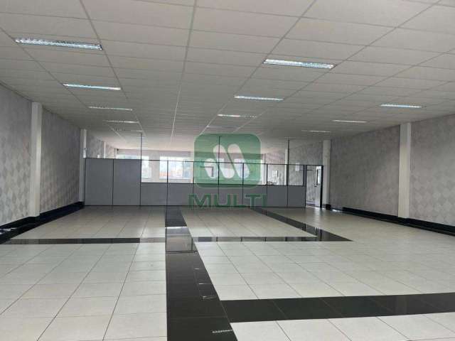 Sala comercial para alugar no Jardim Brasília, Uberlândia  por R$ 3.900