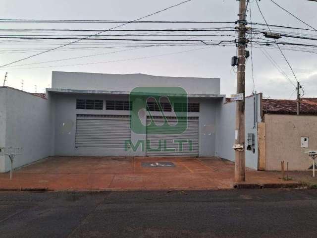 Sala comercial com 1 sala para alugar no Chácaras Tubalina, Uberlândia  por R$ 4.000