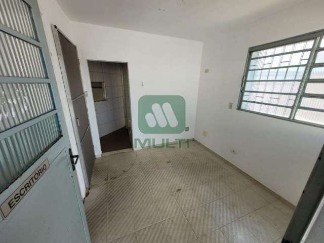 Sala comercial para alugar no Umuarama, Uberlândia  por R$ 4.900