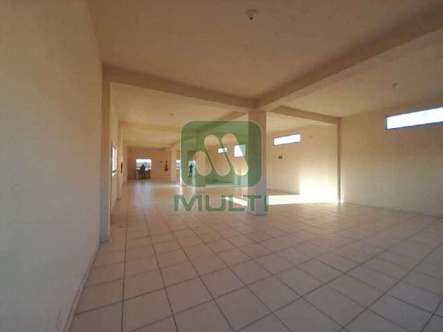 Sala comercial com 1 sala para alugar no Mansour, Uberlândia  por R$ 6.000