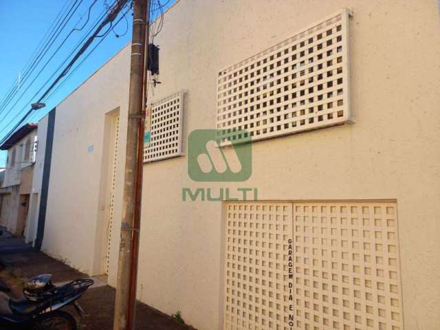 Casa comercial para alugar no Centro, Uberlândia  por R$ 7.800