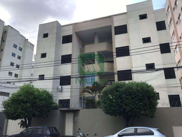 Apartamento com 3 quartos para alugar no Santa Maria, Uberlândia  por R$ 2.000