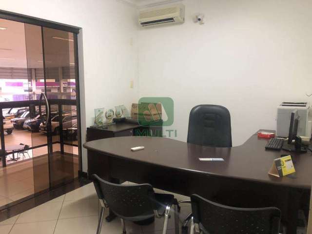 Sala comercial para alugar no Brasil, Uberlândia  por R$ 50.000