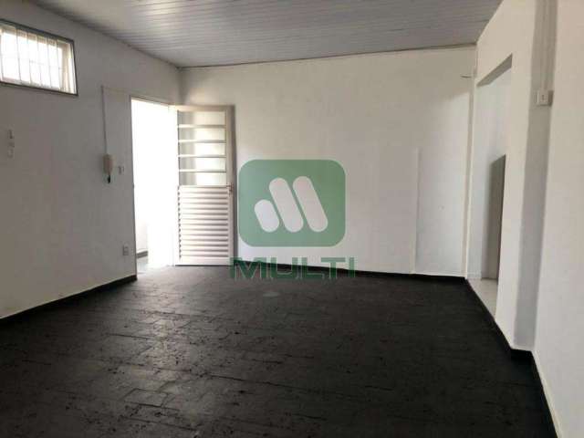 Sala comercial para alugar no Martins, Uberlândia  por R$ 800