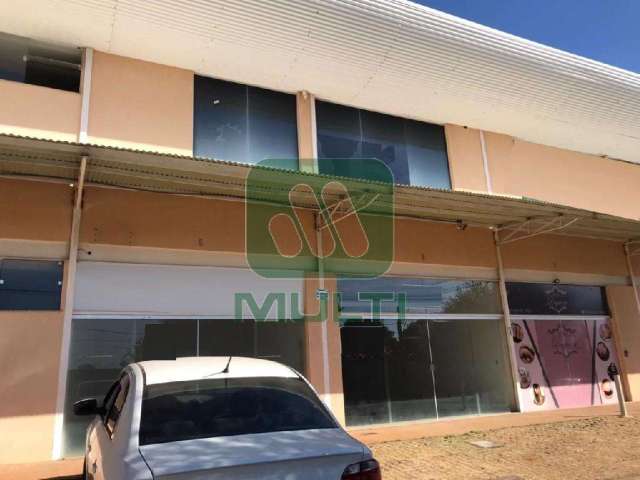 Sala comercial para alugar em Granada, Uberlândia  por R$ 2.275