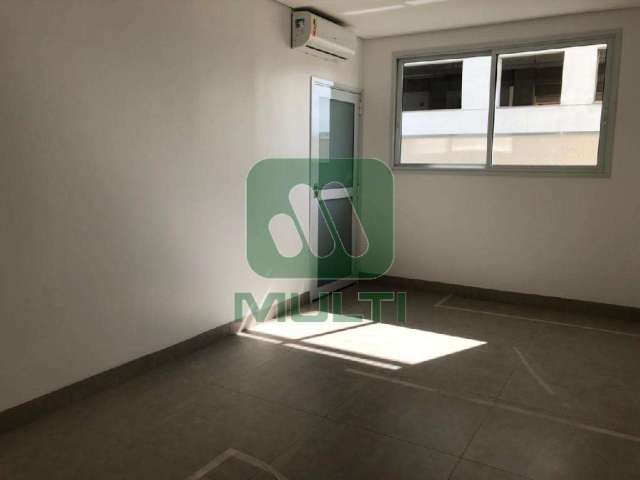 Apartamento com 1 quarto para alugar no Martins, Uberlândia  por R$ 50.000