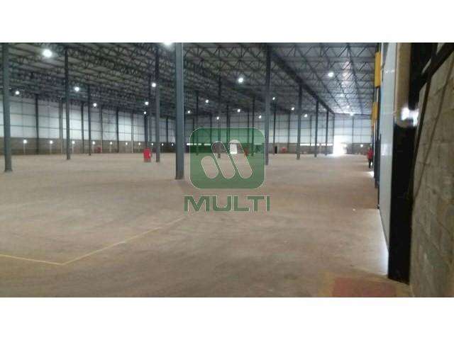 Barracão / Galpão / Depósito para alugar no Distrito Industrial, Uberlândia  por R$ 98.000