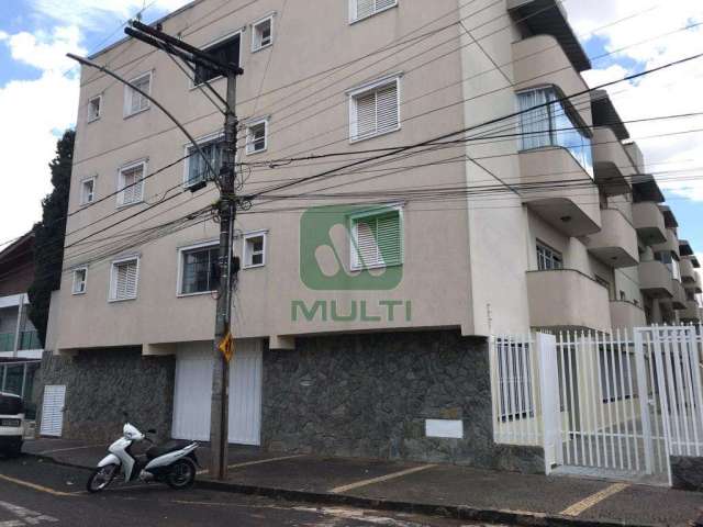 Apartamento com 3 quartos para alugar na Nossa Senhora Aparecida, Uberlândia  por R$ 2.500