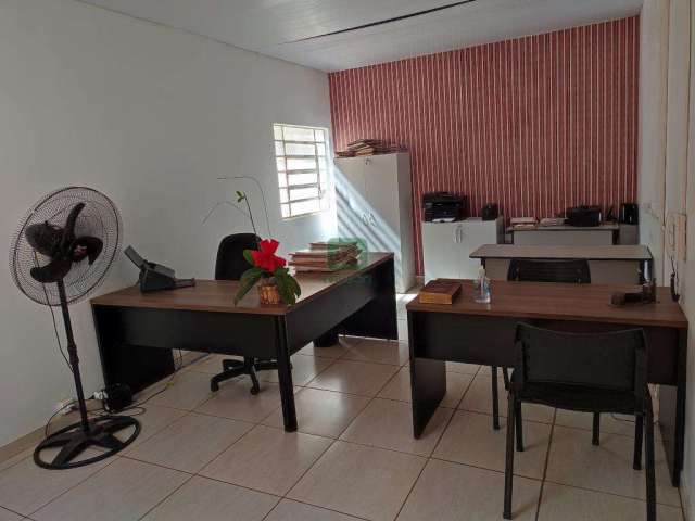 Casa comercial à venda no Centro, Uberlândia  por R$ 750.000