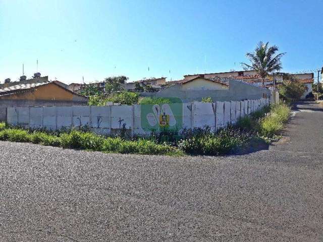 Terreno à venda no Chácaras Tubalina, Uberlândia  por R$ 550.000