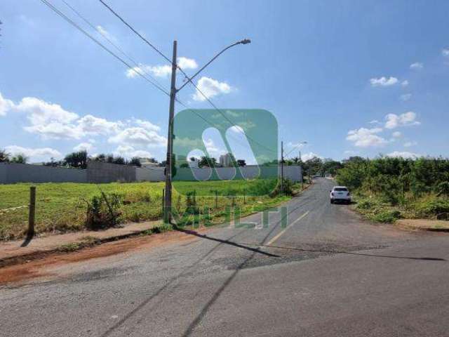 Terreno comercial à venda no Morada da Colina, Uberlândia  por R$ 20.400.000