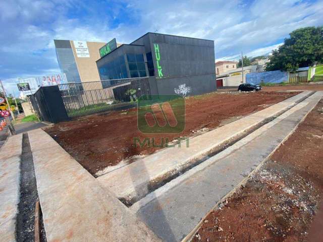 Terreno comercial à venda no Tabajaras, Uberlândia  por R$ 600.000