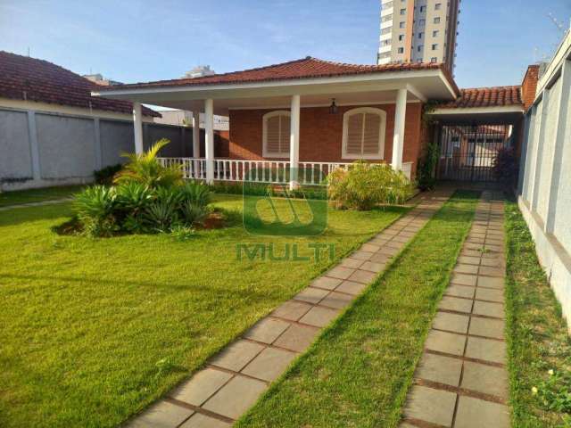 Casa comercial à venda no Martins, Uberlândia  por R$ 2.450.000