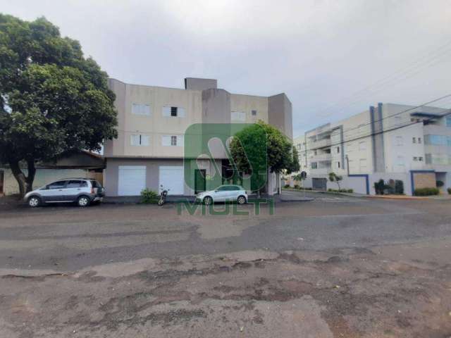 Apartamento com 2 quartos para alugar no Tibery, Uberlândia  por R$ 1.600