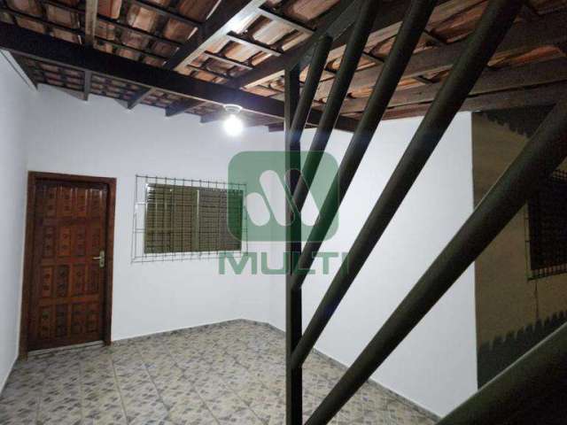 Casa com 2 quartos à venda no Jardim Patrícia, Uberlândia  por R$ 280.000