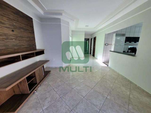 Casa com 3 quartos à venda no Jardim Patrícia, Uberlândia  por R$ 660.000