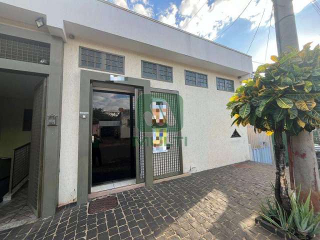 Sala comercial com 1 sala para alugar no Daniel Fonseca, Uberlândia  por R$ 1.200