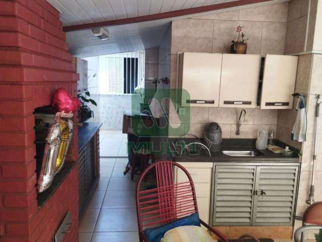 Casa com 3 quartos à venda no Brasil, Uberlândia  por R$ 480.000