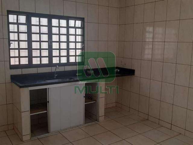 Casa com 3 quartos à venda no Luizote de Freitas, Uberlândia  por R$ 340.000