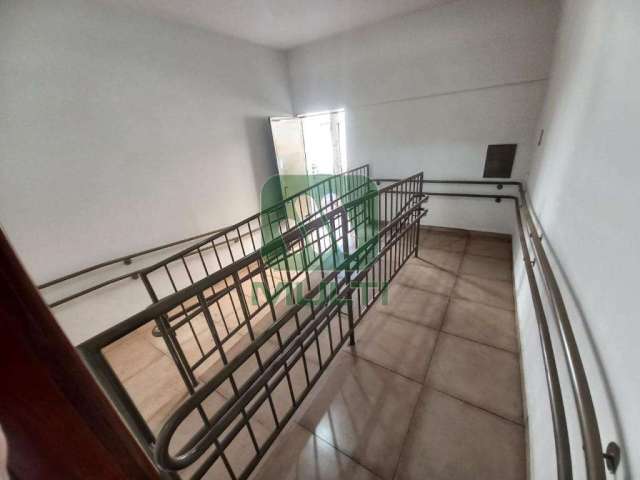 Casa com 3 quartos à venda no Centro, Uberlândia  por R$ 1.200.000