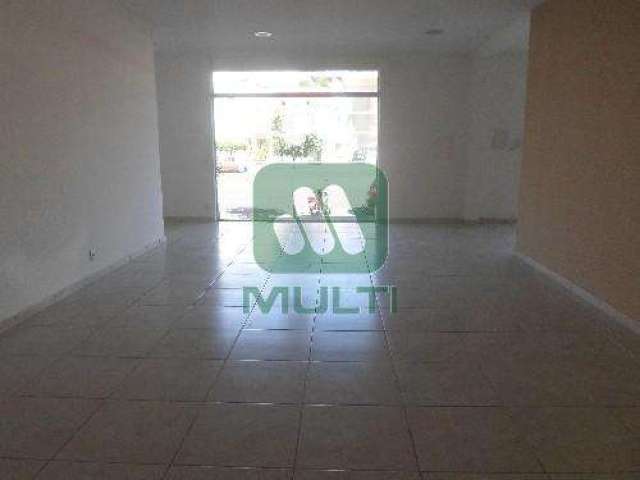 Sala comercial com 1 sala para alugar no Santa Maria, Uberlândia  por R$ 3.200