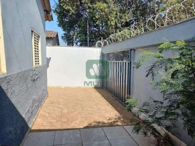 Casa com 2 quartos à venda em Carajás, Uberlândia  por R$ 280.000