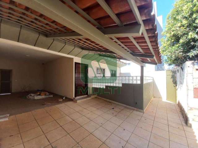 Casa com 4 quartos para alugar no Cazeca, Uberlândia  por R$ 5.000