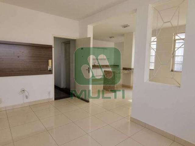 Apartamento com 3 quartos à venda no Maracanã, Uberlândia  por R$ 300.000