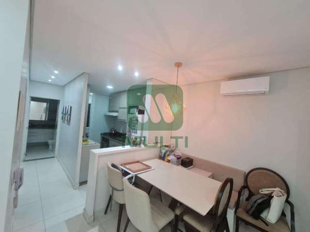 Apartamento com 2 quartos à venda no Jardim Holanda, Uberlândia  por R$ 265.000