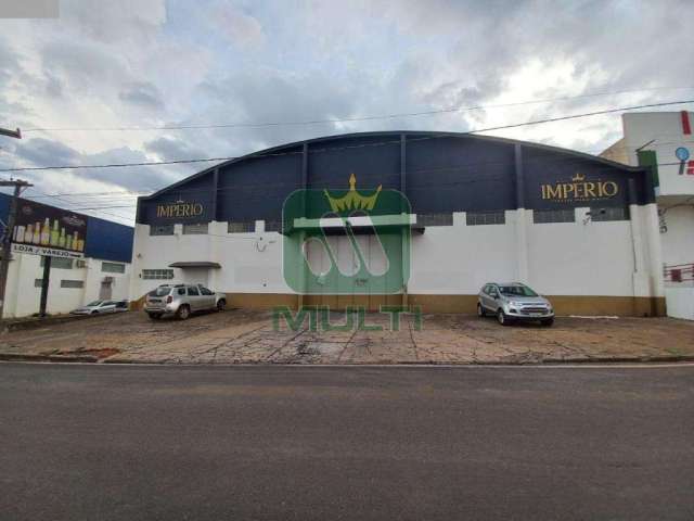 Barracão / Galpão / Depósito para alugar no Custódio Pereira, Uberlândia  por R$ 30.000