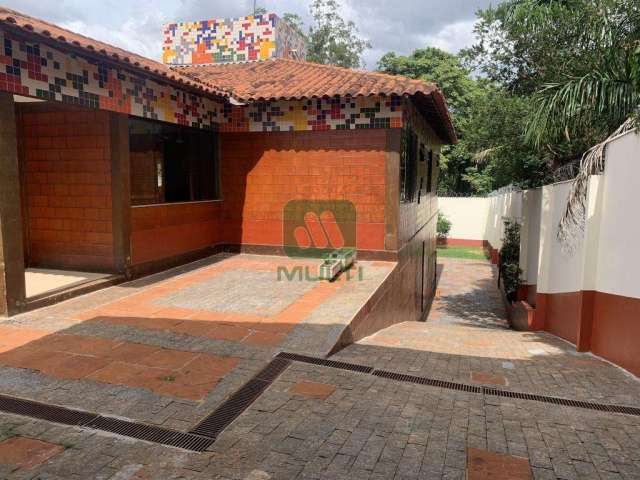 Casa comercial para alugar na Cidade Jardim, Uberlândia  por R$ 6.900