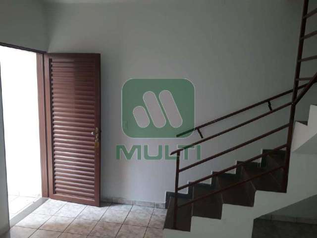 Apartamento com 2 quartos para alugar no Santa Mônica, Uberlândia  por R$ 1.400