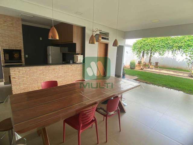 Casa com 3 quartos à venda no Morada da Colina, Uberlândia  por R$ 1.580.000