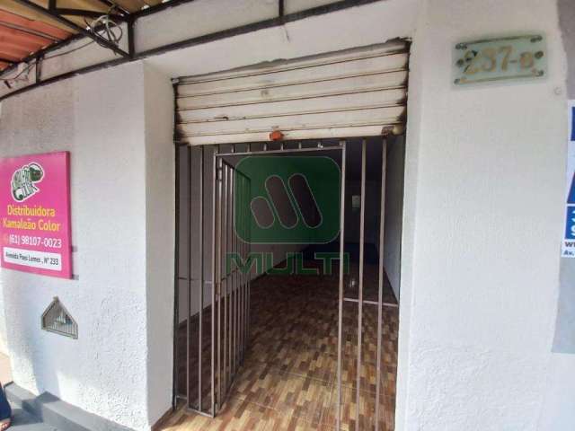 Sala comercial para alugar no Martins, Uberlândia  por R$ 900