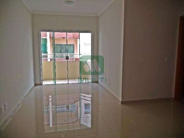 Apartamento com 3 quartos para alugar no Tubalina, Uberlândia  por R$ 3.000