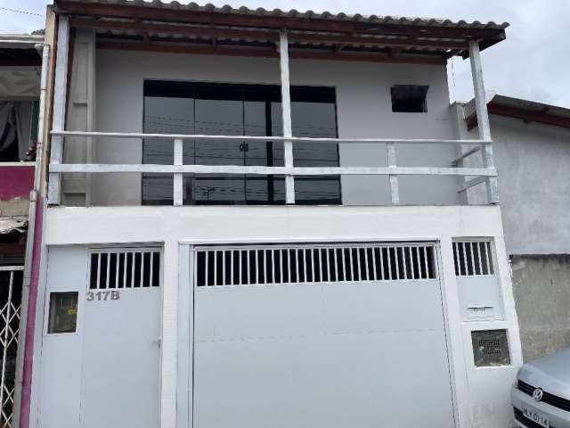 Alugo casa com 3/4 sendo uma 2 suítes bairro São João