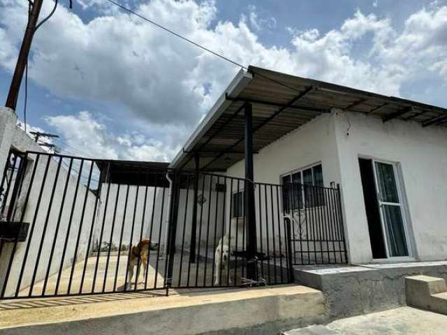 Vendo Casa com Piscina Nova Conjunto Shangrila.