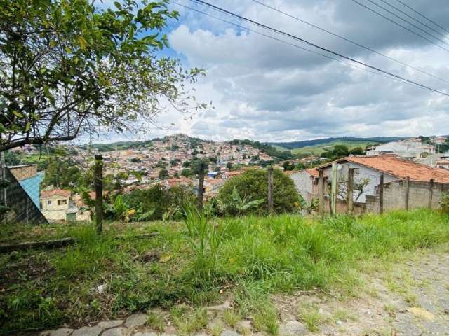 Terreno para Venda com construção no Jardim São Sebastião