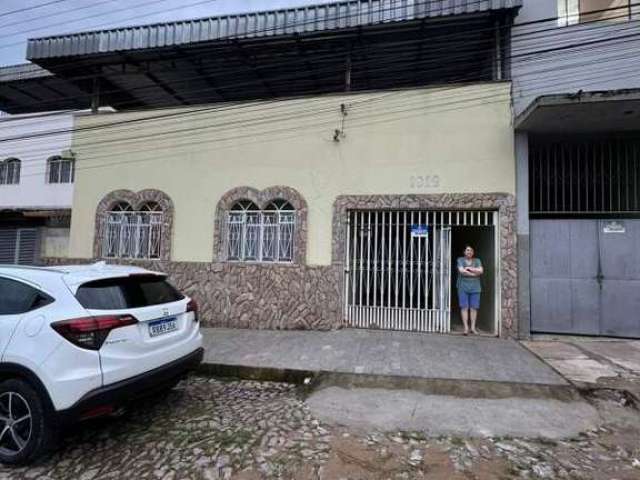 Casa exclusiva à venda no Centro de Divinópolis