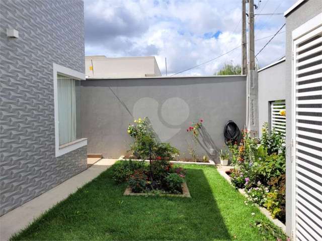 Casa com 3 quartos à venda em Jardim Esplanada Ii - SP