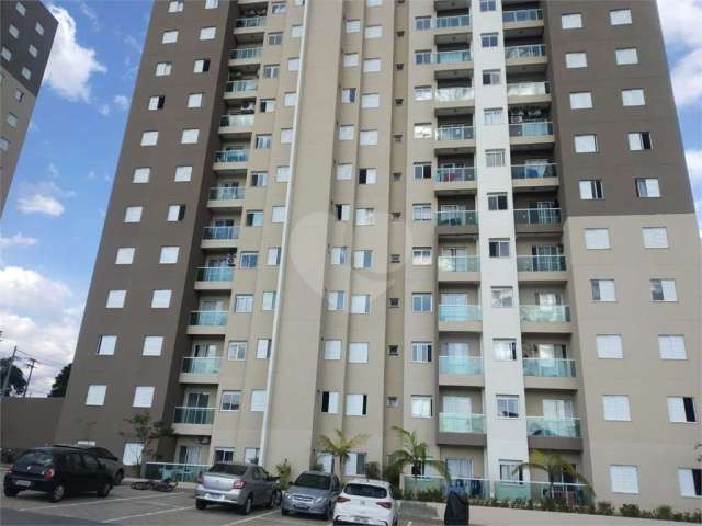 Apartamento com 3 quartos para locação em Jardim Santiago - SP