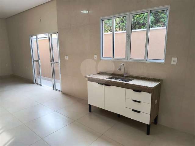 Casa com 2 quartos para locação em Vila Aurora - SP