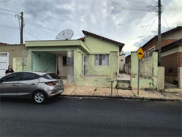 Casa com 3 quartos à venda ou para locação em Vila Aurora - SP